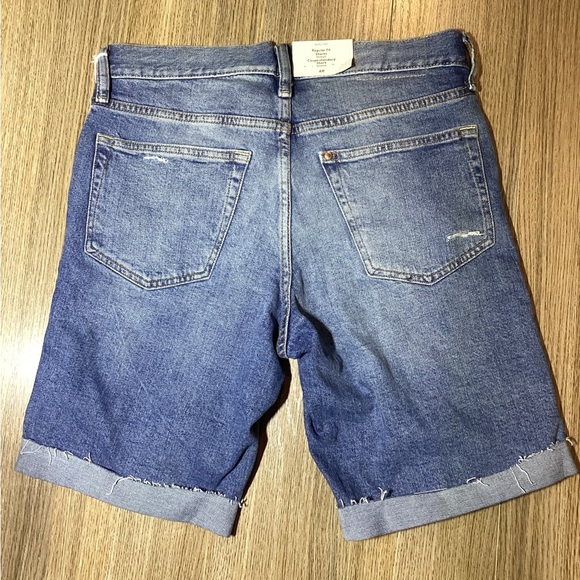 H&M Women’s Distressed Blue Jean Shorts Size 30 – Trendy NWT‎ - Picture 8 of 8